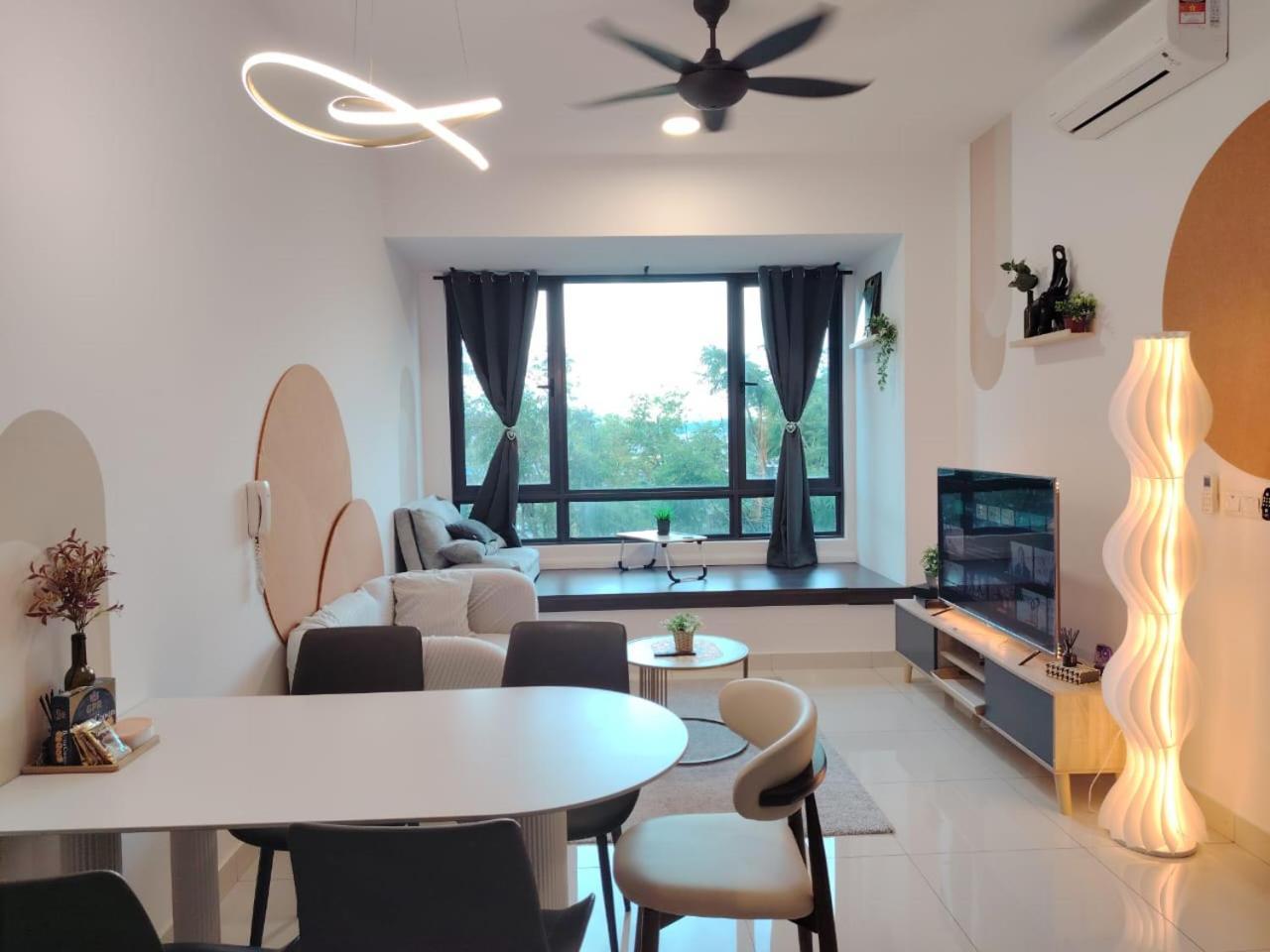 Greenfield Residence With Amazing Pool View And High-Speed Wi-Fi Petaling Jaya Esterno foto