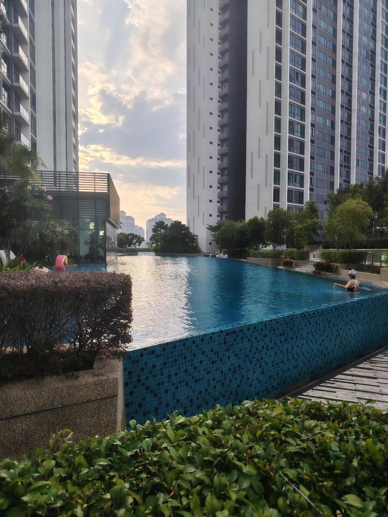 Greenfield Residence With Amazing Pool View And High-Speed Wi-Fi Petaling Jaya Esterno foto