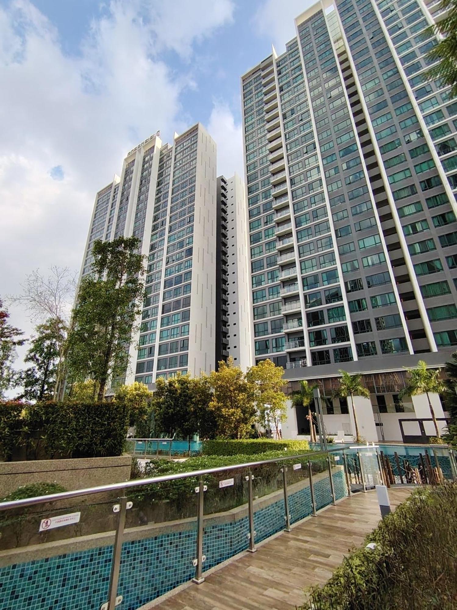 Greenfield Residence With Amazing Pool View And High-Speed Wi-Fi Petaling Jaya Esterno foto